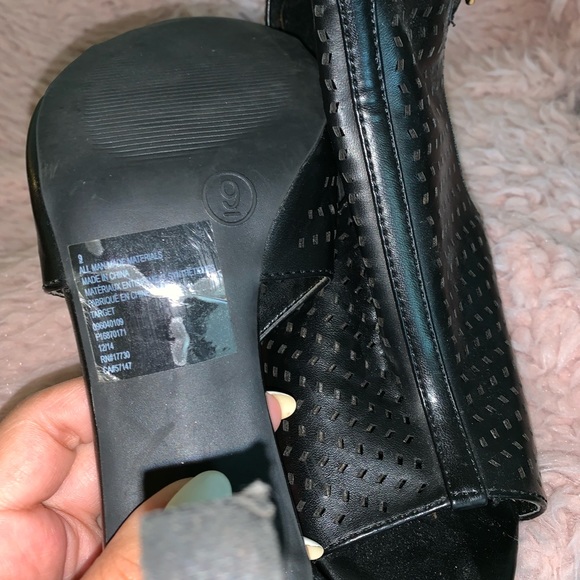 Open toe heels - Picture 3 of 3